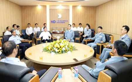 CHỦ TỊCH UBND TỈNH TRẦN QUỐC NAM LÀM VIỆC TẠI KHU KINH TẾ VÂN PHONG VÀ CÔNG TY TNHH ĐÓNG TÀU HD HUYNDAI VIỆT NAM