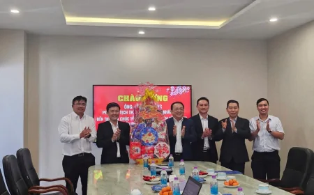 Lãnh đạo tỉnh thăm, chúc tết các doanh nghiệp có hoạt động trong dịp Tết Nguyên đán Ất Tỵ 2025 trên địa bàn Khu kinh tế Vân Phong