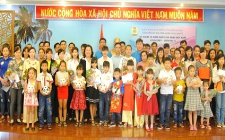 Hội nghị biểu dương gia đình công nhân lao động tiêu biểu tại Khu công nghiệp Suối Dầu