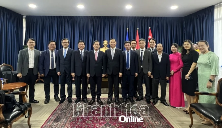 THĂM VÀ LÀM VIỆC TẠI SINAGPORE CỦA ĐOÀN CÔNG TÁC TỈNH KHÁNH HÒA