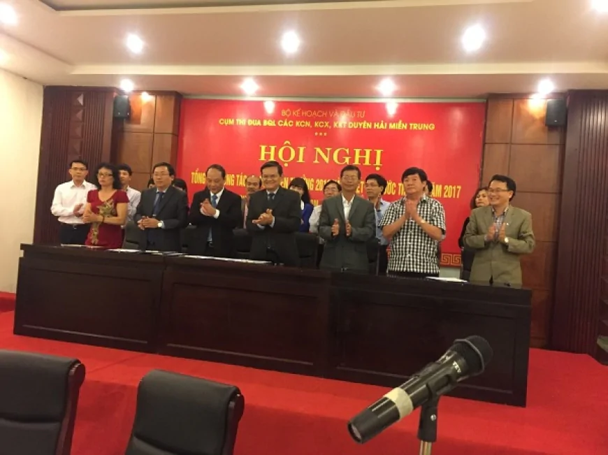 Hội nghị tổng kết công tác thi đua, khen thưởng năm 2016 và ký kết giao ước thi đua năm 2017