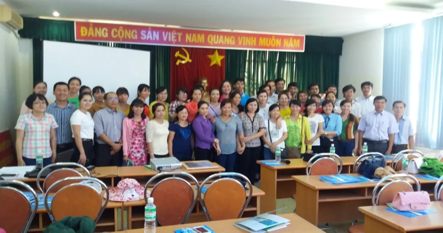 Đoàn sinh viên nghiên cứu thực địa của Khoa địa lý Trường Đại học sư phạm TP Hồ Chí Minh đến tham quan Khu kinh tế Vân Phong