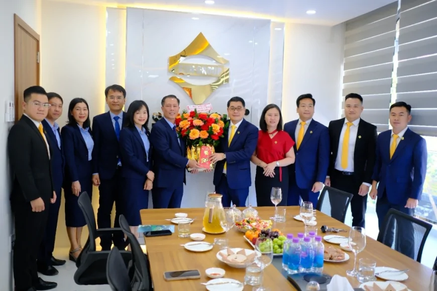 LÃNH ĐẠO BAN QUẢN LÝ KHU KINH TẾ VÀ KHU CÔNG NGHIỆP TỈNH KHÁNH HÒA TỔ CHỨC THĂM VÀ CHÚC TẾT CÁC NHÀ ĐẦU TƯ NHÂN DỊP ĐẦU XUÂN BÍNH NGỌ 2026